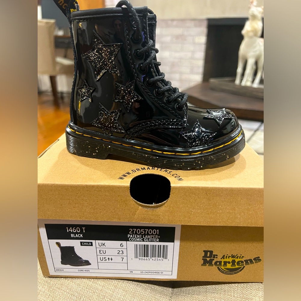 Kids Dr. marten patten leather boots size 7